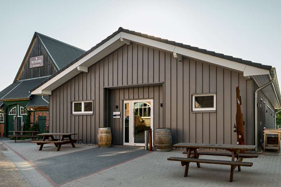 Prost auf frisches Bier und Stahlprofile!, Hauptstraße 4, 24637 Schillsdorf